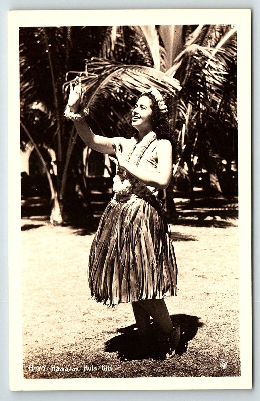 1930s HAWAIIAN ISLANDS HAWAIIAN HULA GIRL SKIRT PALMS KODAK  RPPC POSTCARD P2320