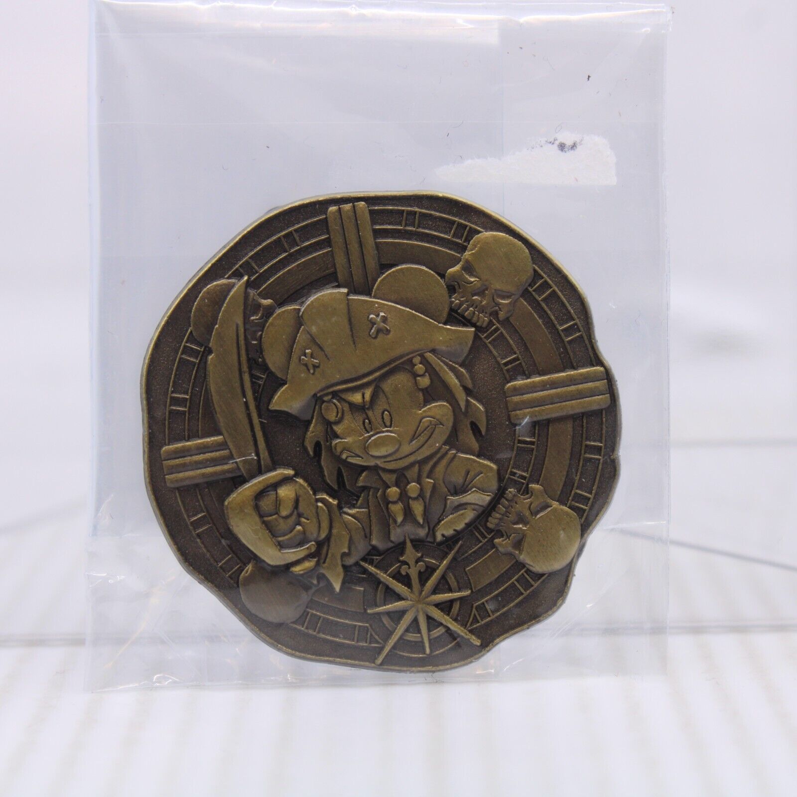 C2 Disney Cruise Line DCL Pin LE Mickey Pirates of Castaway Cay Coin