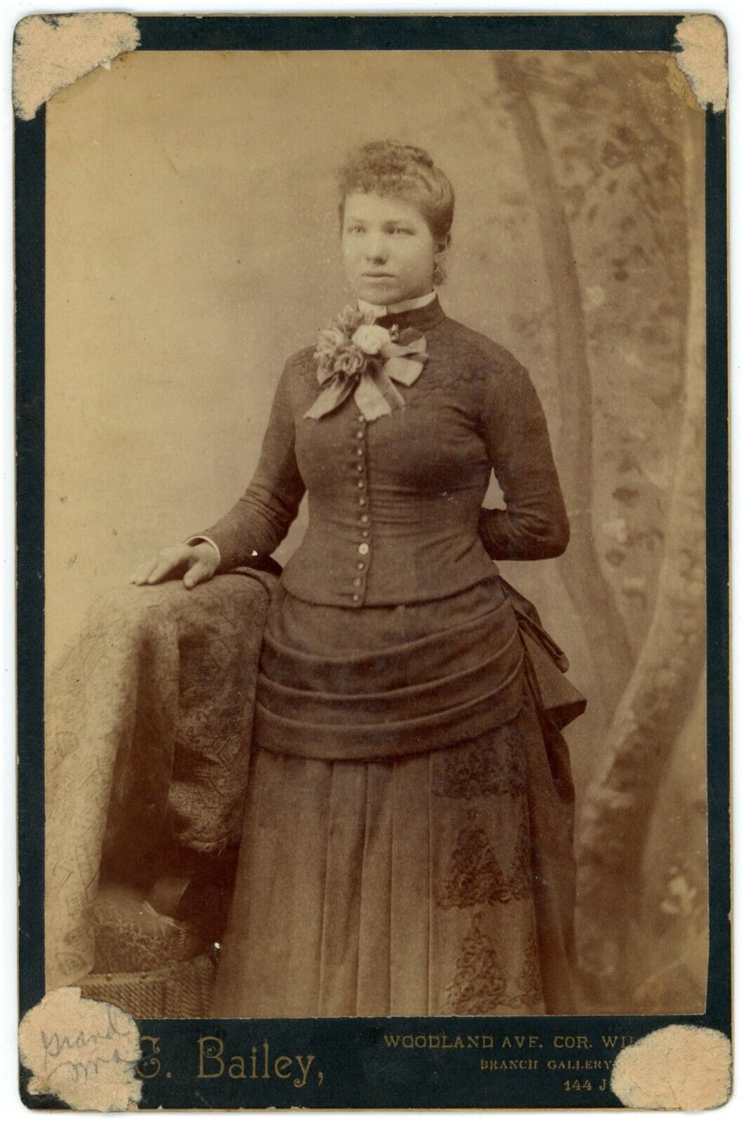 CIRCA 1890'S CABINET CARD Beautiful Young Woman Stunning Victorian Dress Bailey