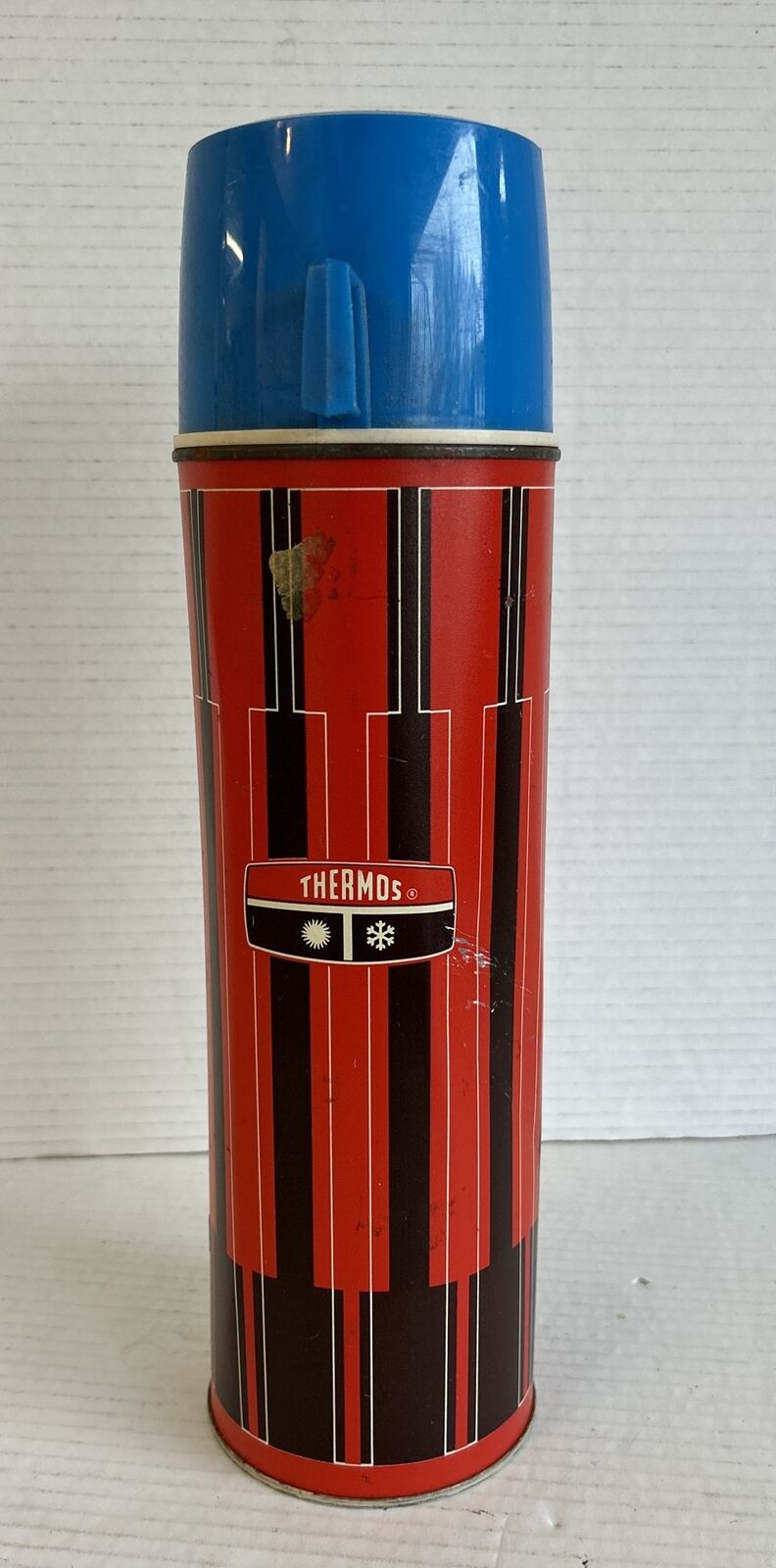 1971 King-Seeley ICY-HOT Quart Size Thermos Red/Black stripes Vintage
