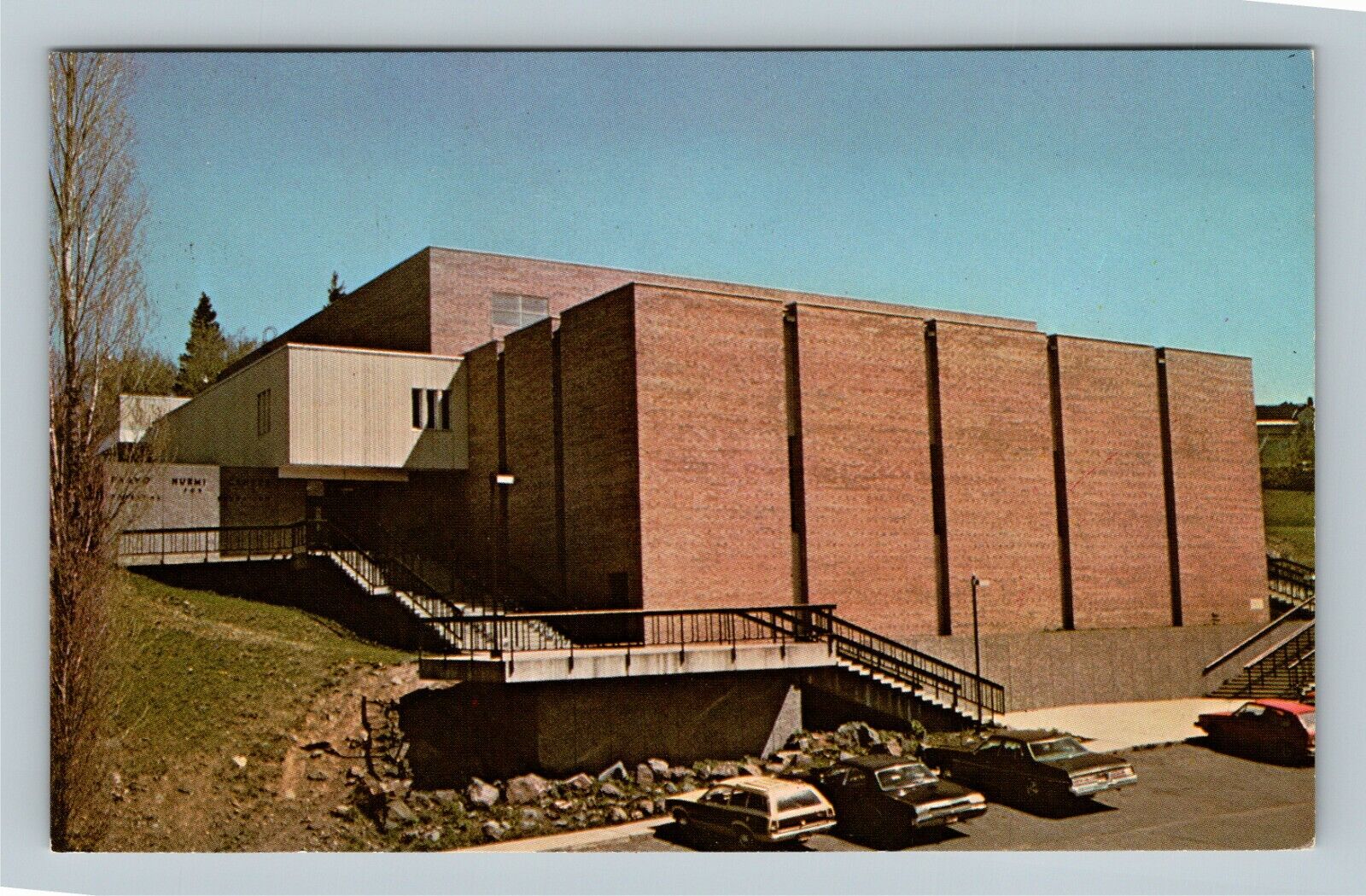 Hancock MI, Suomi College Campus, Paavo Nurmi Center, Michigan Vintage Postcard