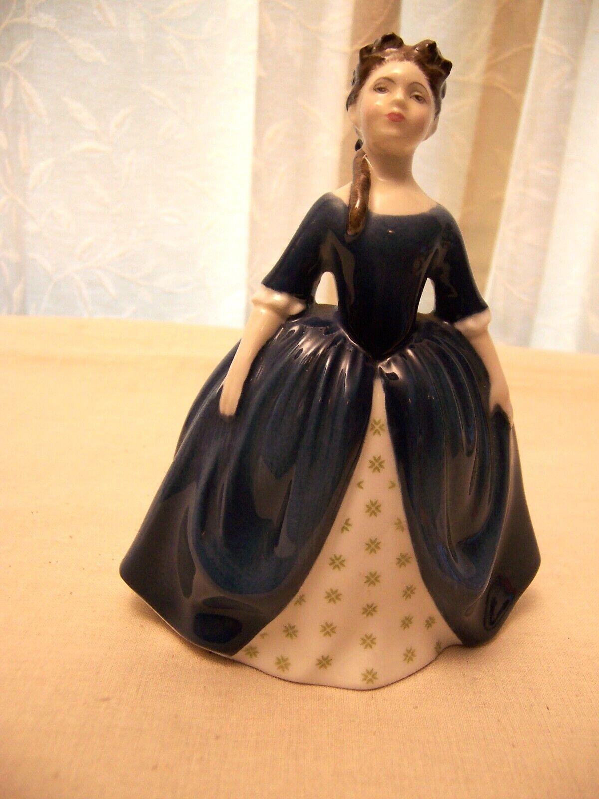 Vintage Royal Doulton Debbie Figurine - HN2385, 1968 - 5.5\