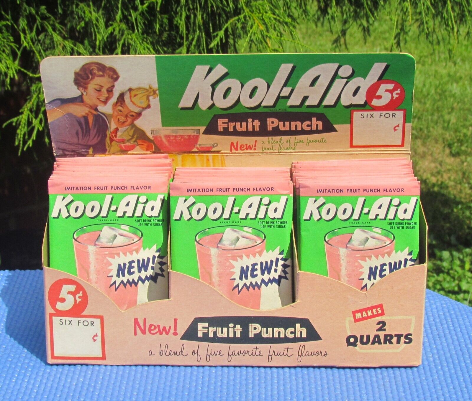 Vintage Kool-Aid Display with 40 full Fruit Punch Mix Packets  *Free Shipping*