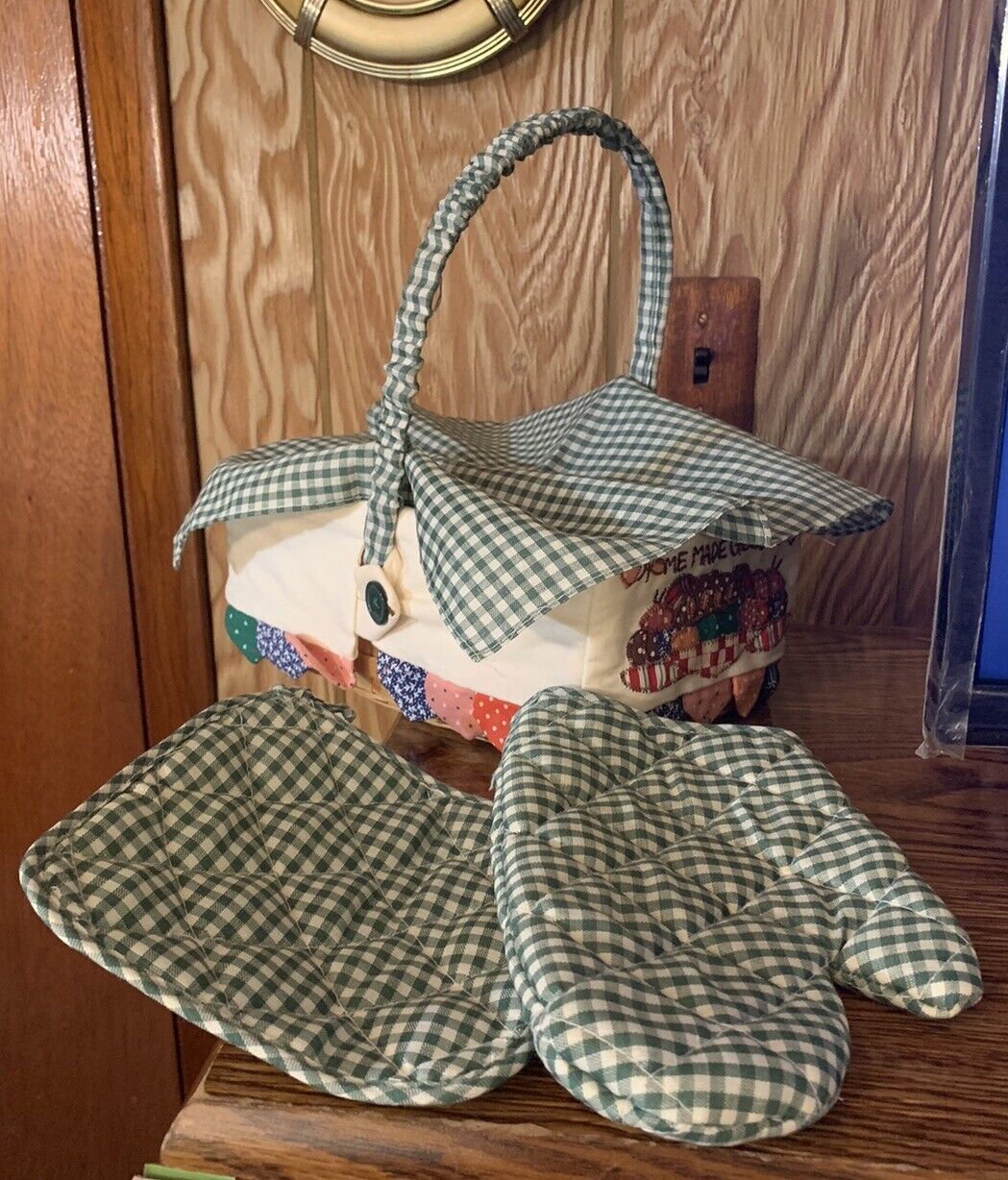Basket For “Home Made Goodies” W/ Checkered Mitt, Pad & Cover 9.5”x4”