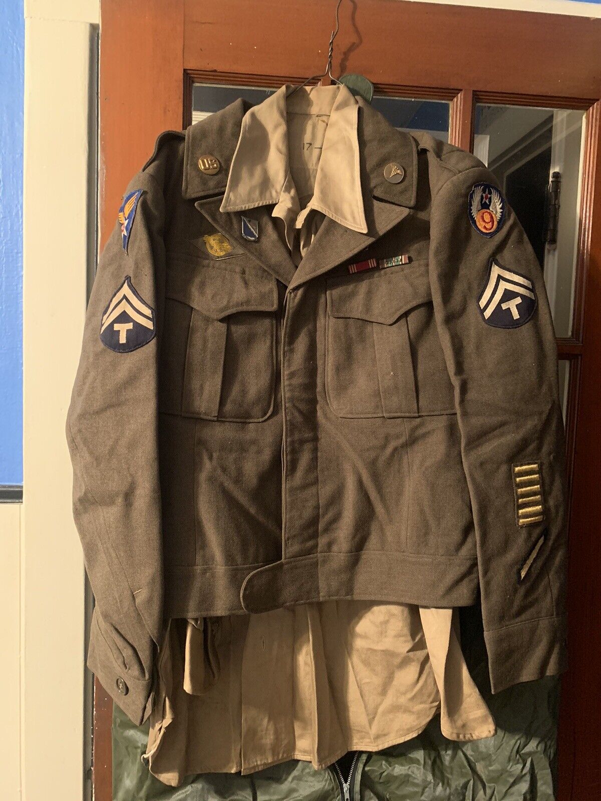 WW2 US Military Army Ike Jacket & Shirt Combat Medic