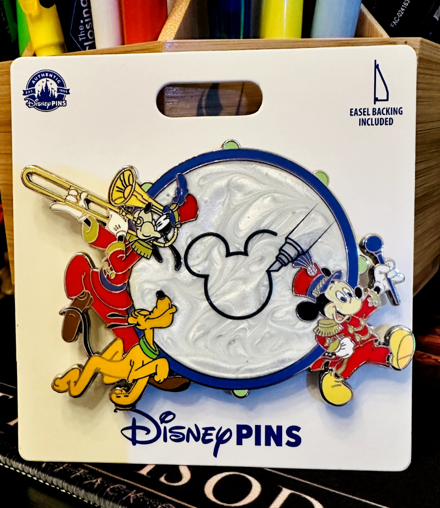 Mickey Mouse, Goofy and Pluto Strike up the Band - XL Pin NEW