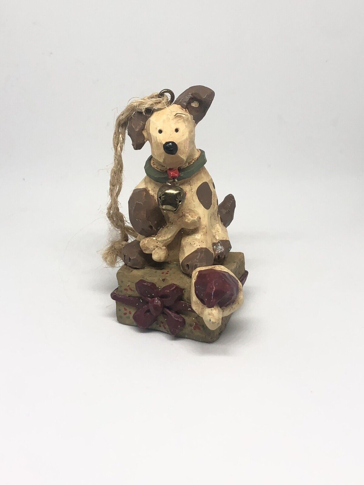 Kurt S. Adler Chukchi 2000 Dog Sitting On Gift Handcrafted Christmas Ornament