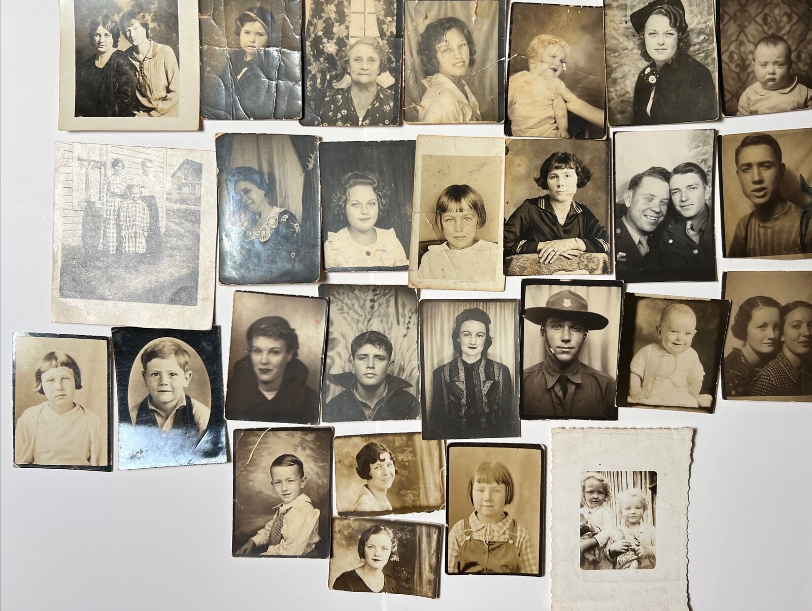 lot of 27 antique Photos 1915-1930s Hidden Mother Men Women WWI Military