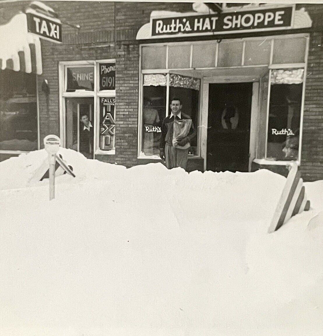 Vintage 1950s Photo NEWTON FALLS OHIO Main & Broad St Blizzard Ruth’s Hat Shoppe