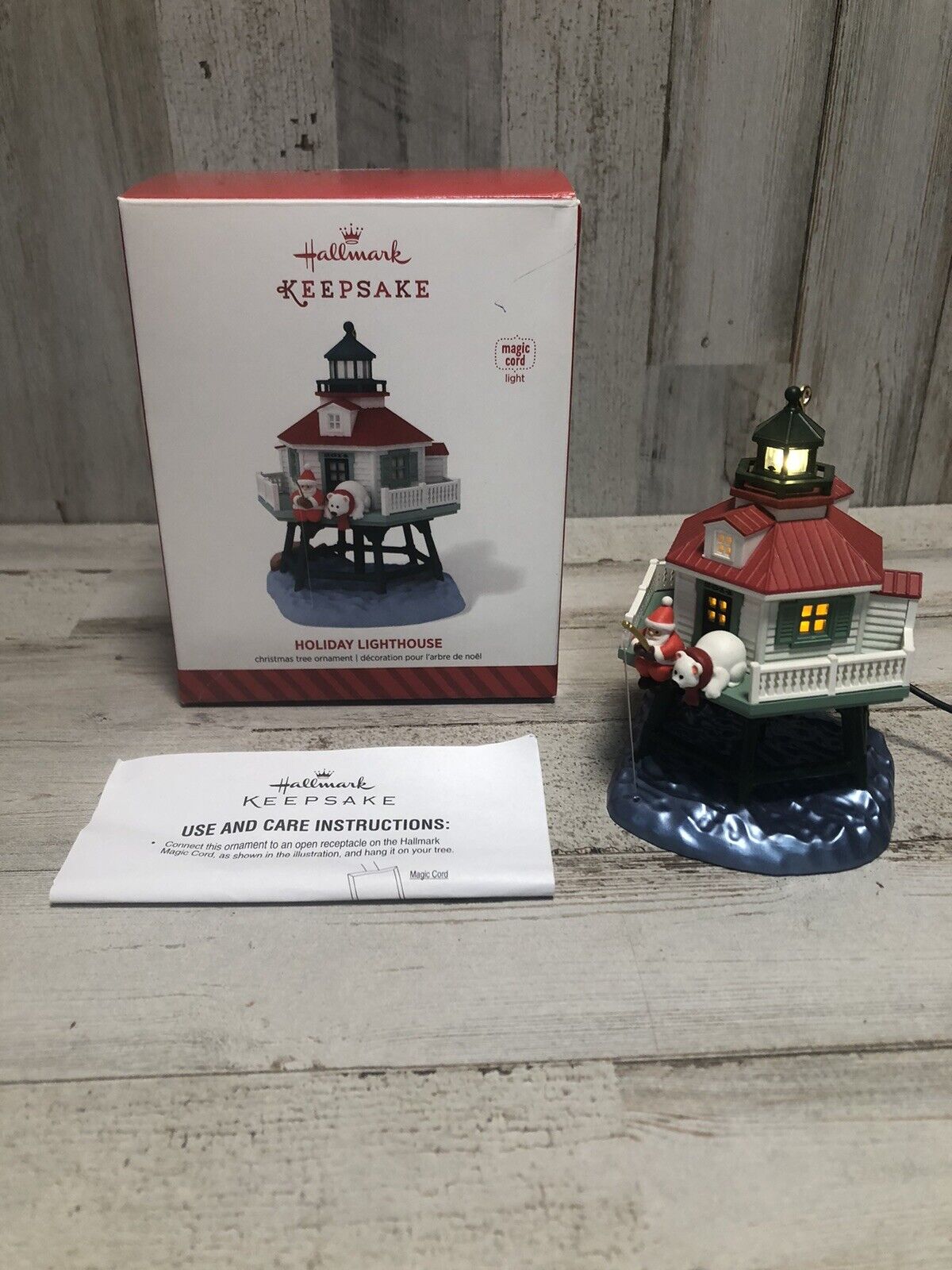 2014 Hallmark Keepsake Magic Cord Holiday Lighthouse Ornament 3rd In Series EUC