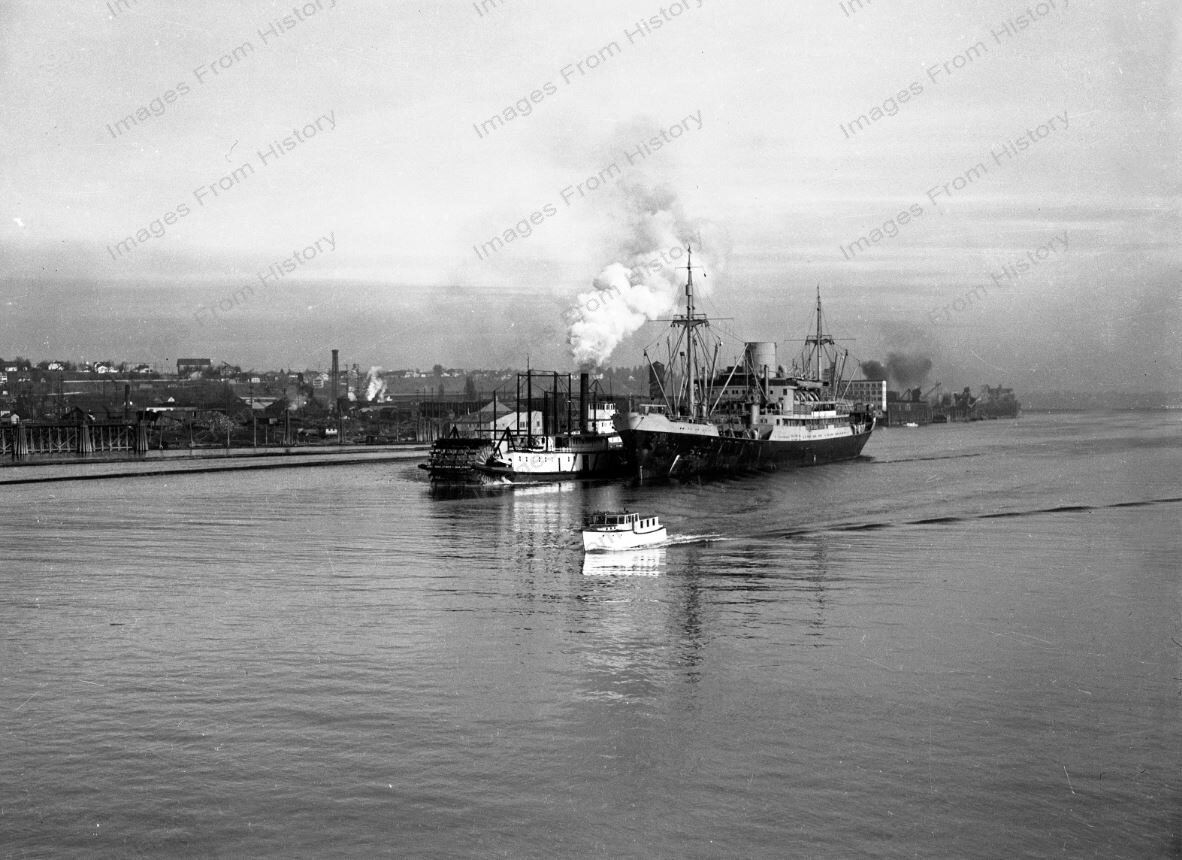 8x10 Print Ship Tugboat Paddle Steamer Portland Oregon 1940\'s #1008979