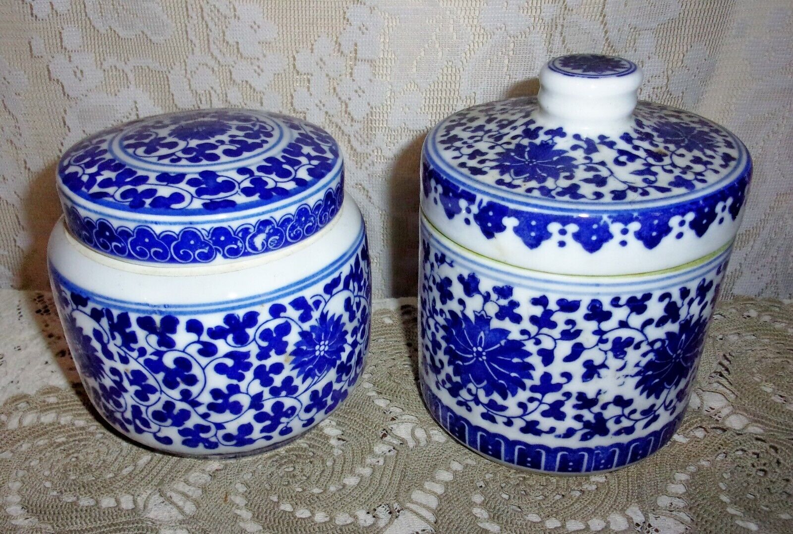 1880\'s Kuang Hsu Qing Dynasty Blue & White Porcelain Chrysanthemum Dresser Jars