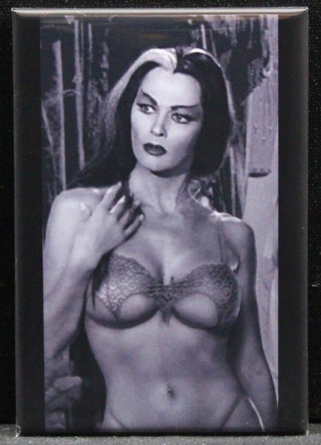Sexy Lily Munster Pinup 2\