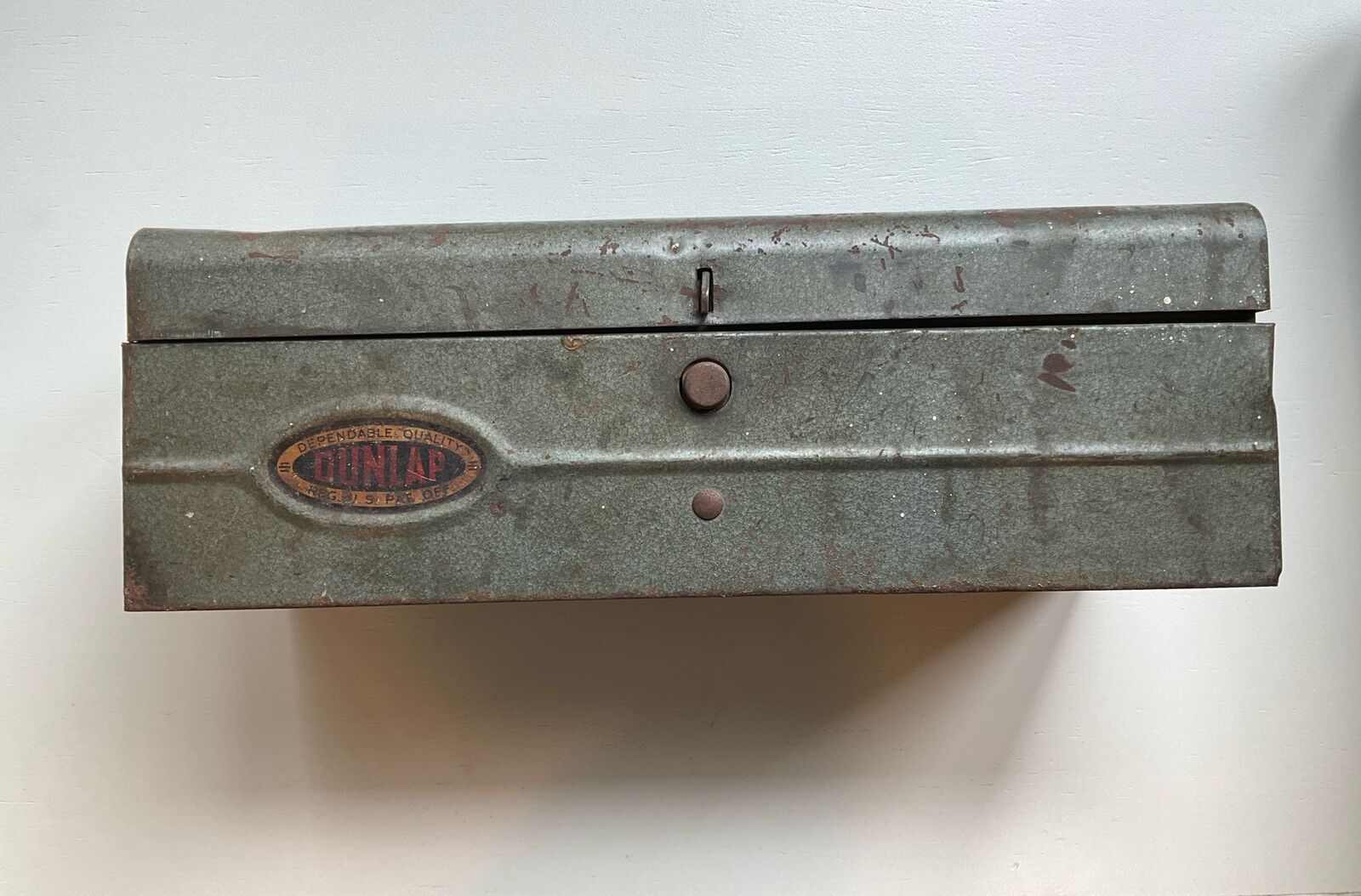 Vintage Small DUNLAP Metal Tool Box 12\