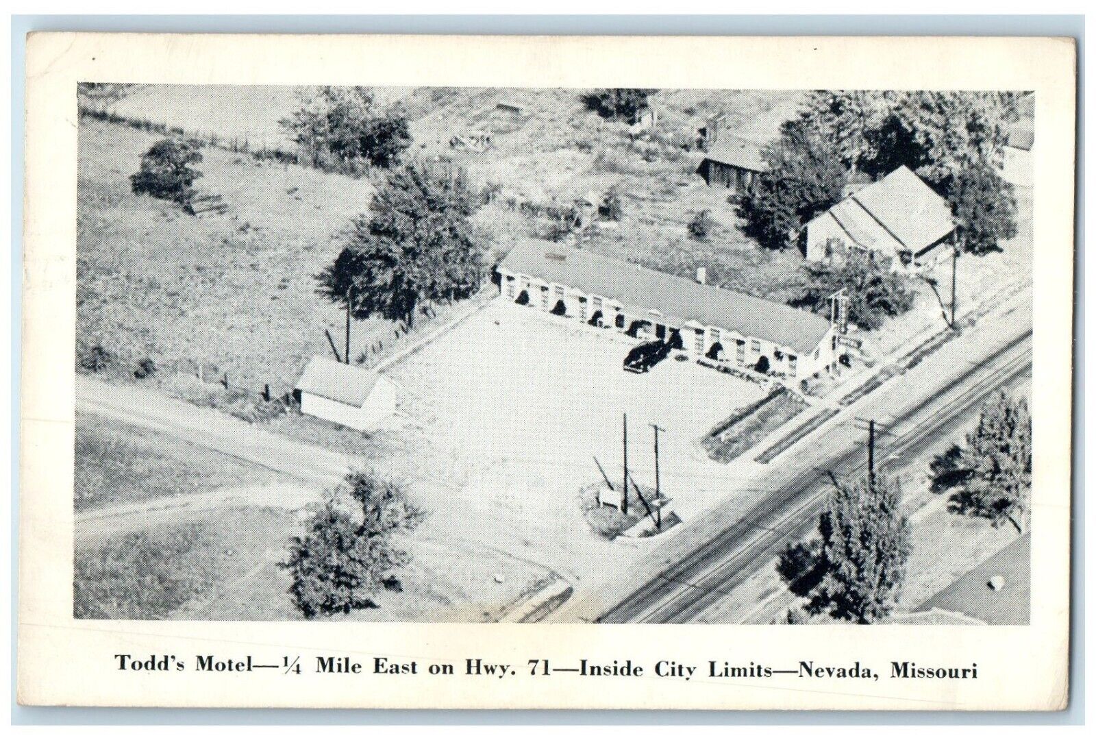 1955 Todd\'s Motel Mile East Inside City Limits Exterior Nevada Missouri Postcard