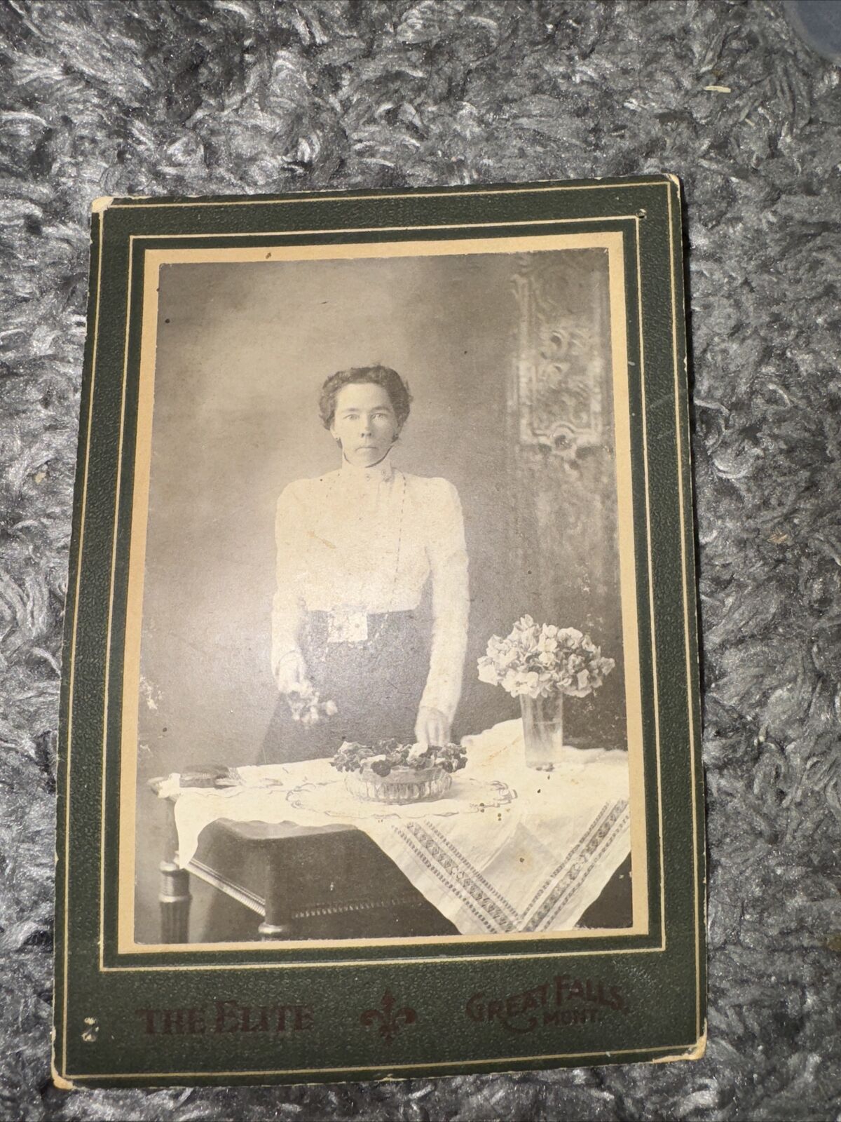 Victorian Antique Cabinet Card Photo of Young Woman.... V149