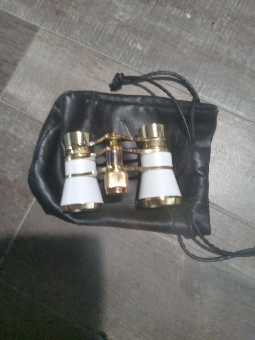 Konus Opera  Binoculars 3×25 White and Gold Black Pouch Very Good Condition 