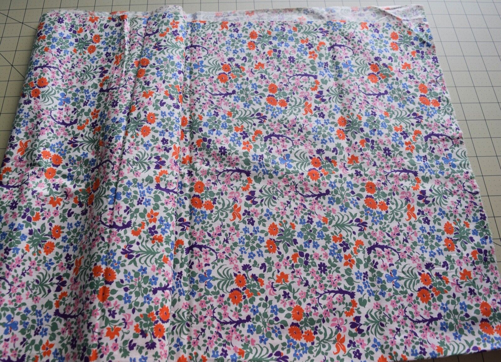 3217 1/2 yd Antique 1940\'s multicolor floral cotton fabric, bright colors