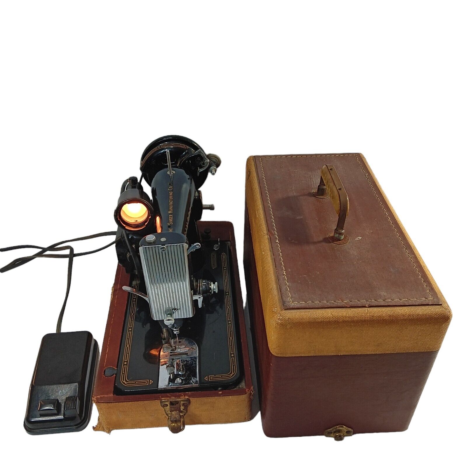 Vtg 1956 SINGER 99k Sewing Machine w/ Case Light Manual & Foot Pedal Black 