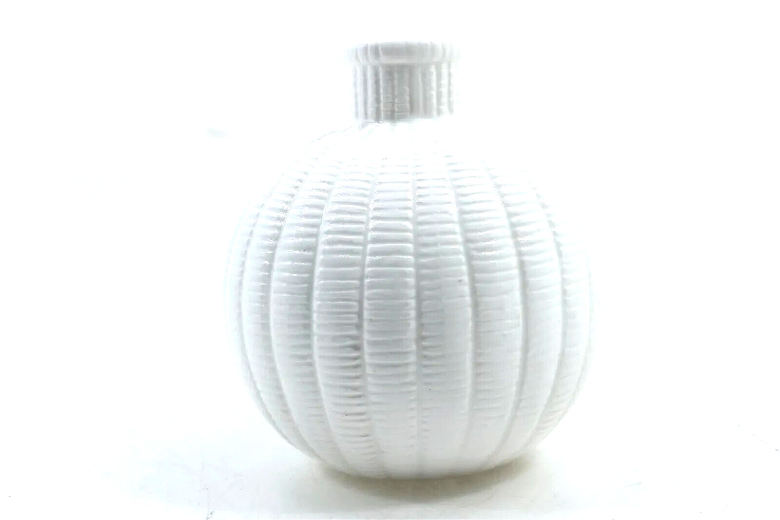 Vintage Rare Tiffany &Co. White Small Round Weave Porcelain Vase Great Condition