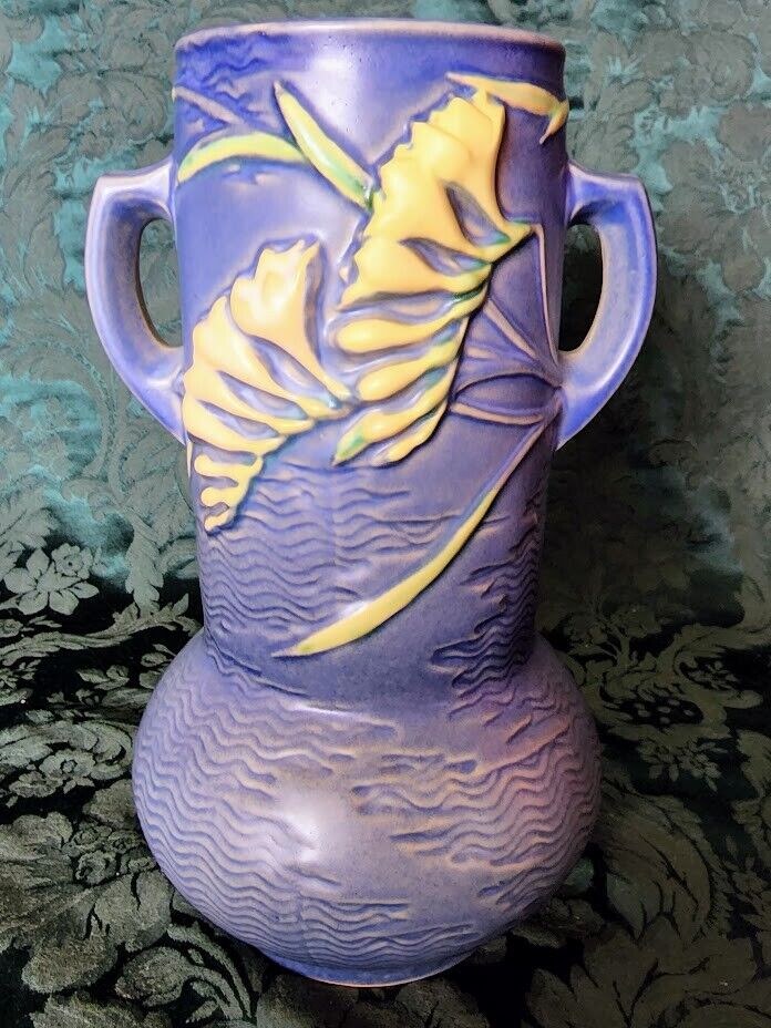Roseville Art Pottery 1940\'s Freesia Series Gorgeous Rare, Flawless Blue #126-10