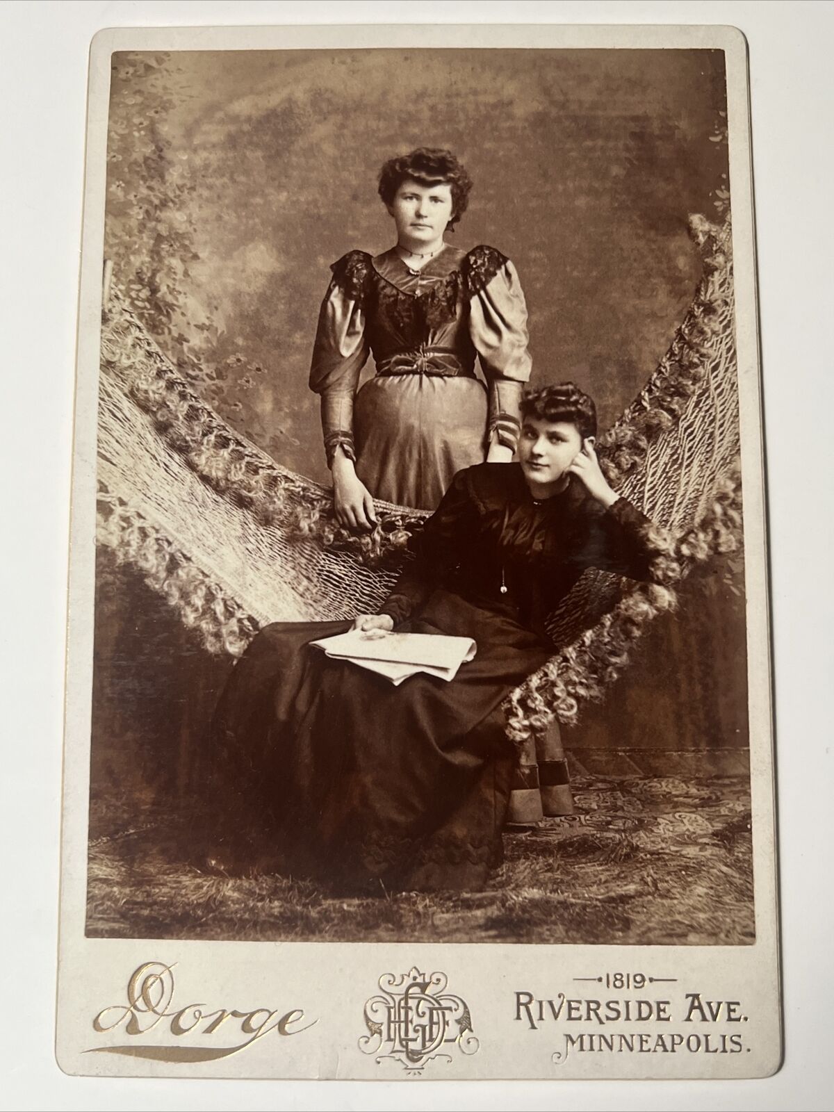 1880s Two Women HAMMOCK antique Cabinet Card Photo MINNEAPOLIS Minnesota