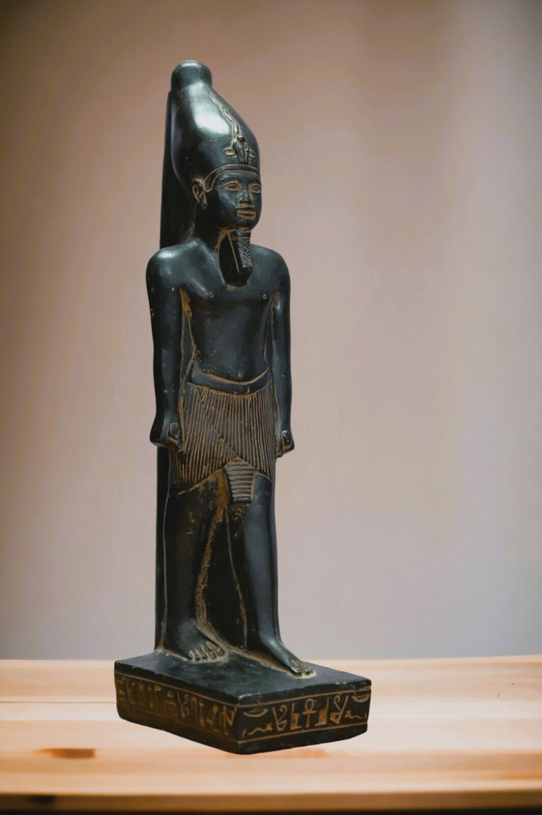 Thutmose III - Rare large statue of the great king Thutmose III made of stone