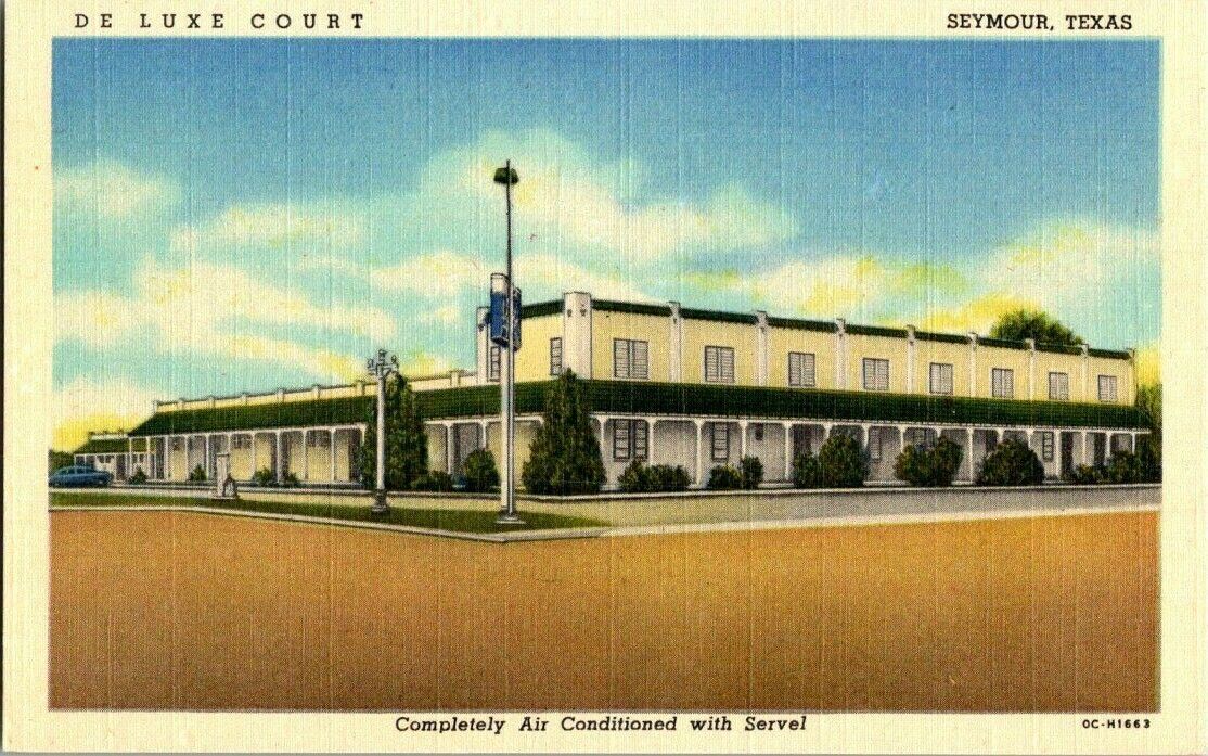 1940\'S. SEYMOUR,TX. DELUXE COURT. POSTCARD FF12