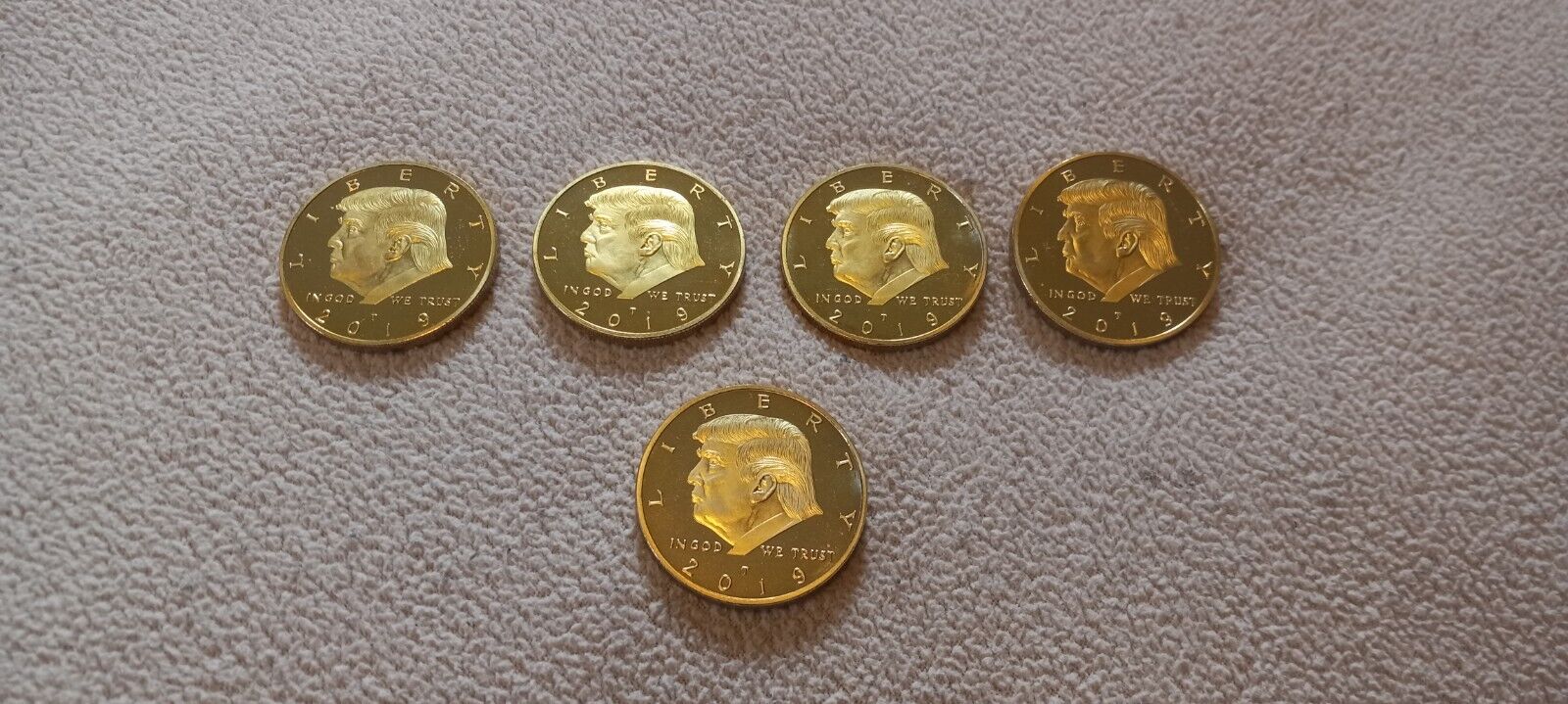 5 Donald Trump Gold-Tone coins 2019 - Excellent Condition