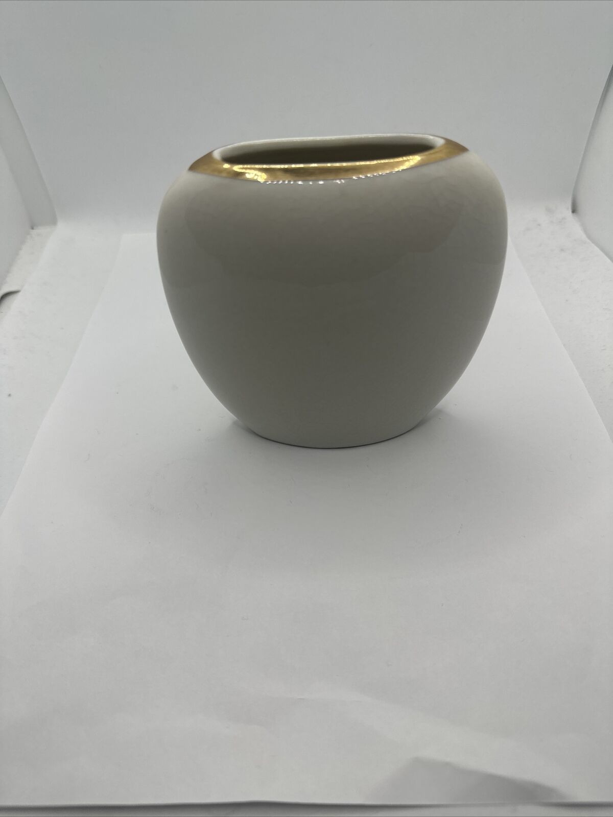 Small  Japanese vase, Exclusive For Jovan INC.