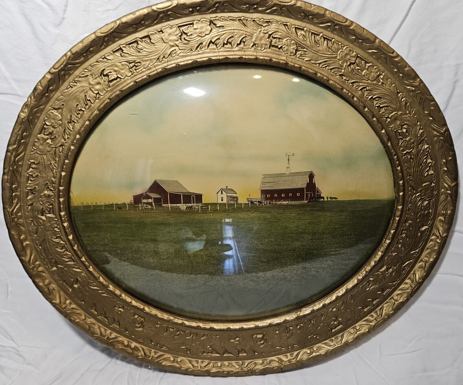 ANTIQUE OVAL WOOD PICTURE FRAME w/ Colorized Photo Red Barn