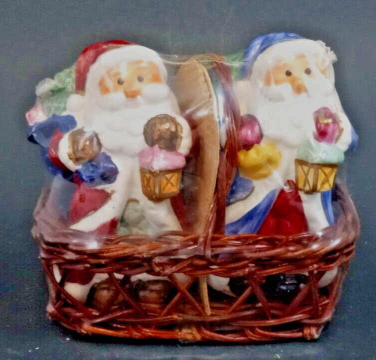 Vintage Santa Claus salt and pepper shakers with tray NEW ( from mid-1900\'s)