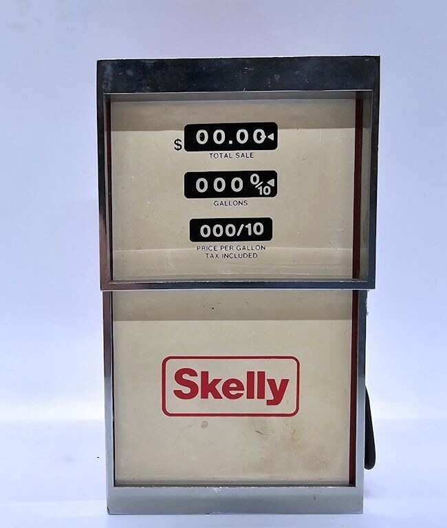 Vintage SKELLY OIL COMPANY Gas Pump Transistor Radio ~Working~