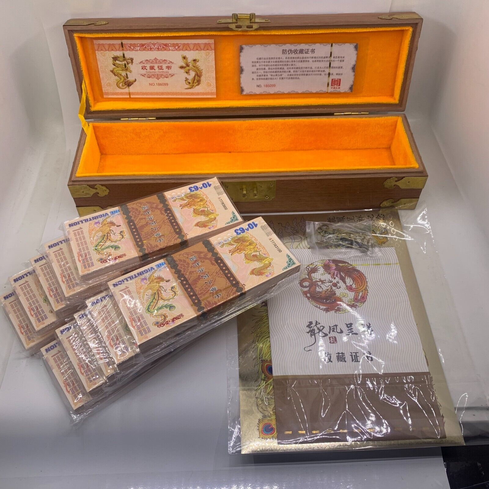 1000pcs Chinese Dragon and Phoenix Banknotes One Vigintillion UV Crafts Note Box