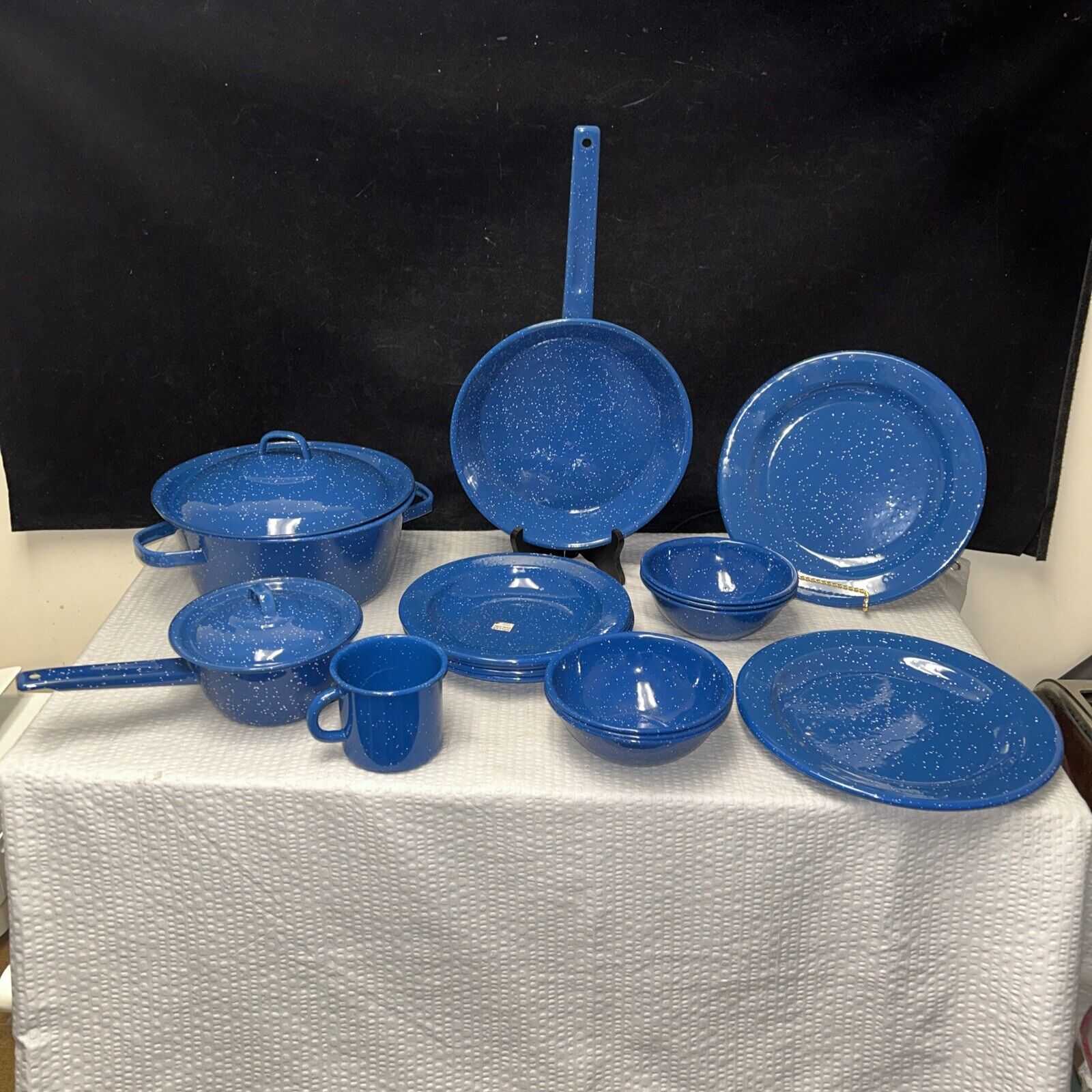 ENAMELWARE BLUE WHITE SPECKLED METAL CAMPING DISHES cookware Set Of 18