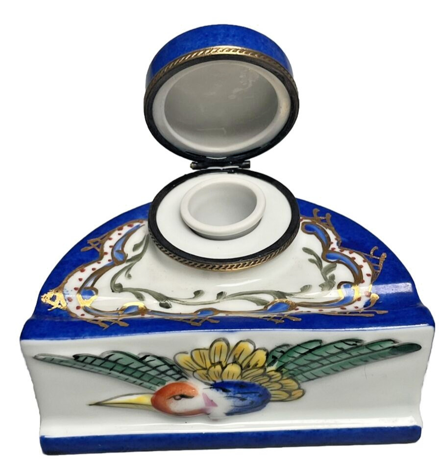 Limoges porcelain inkwell in the taste of 18th bird & polychrome rinses
