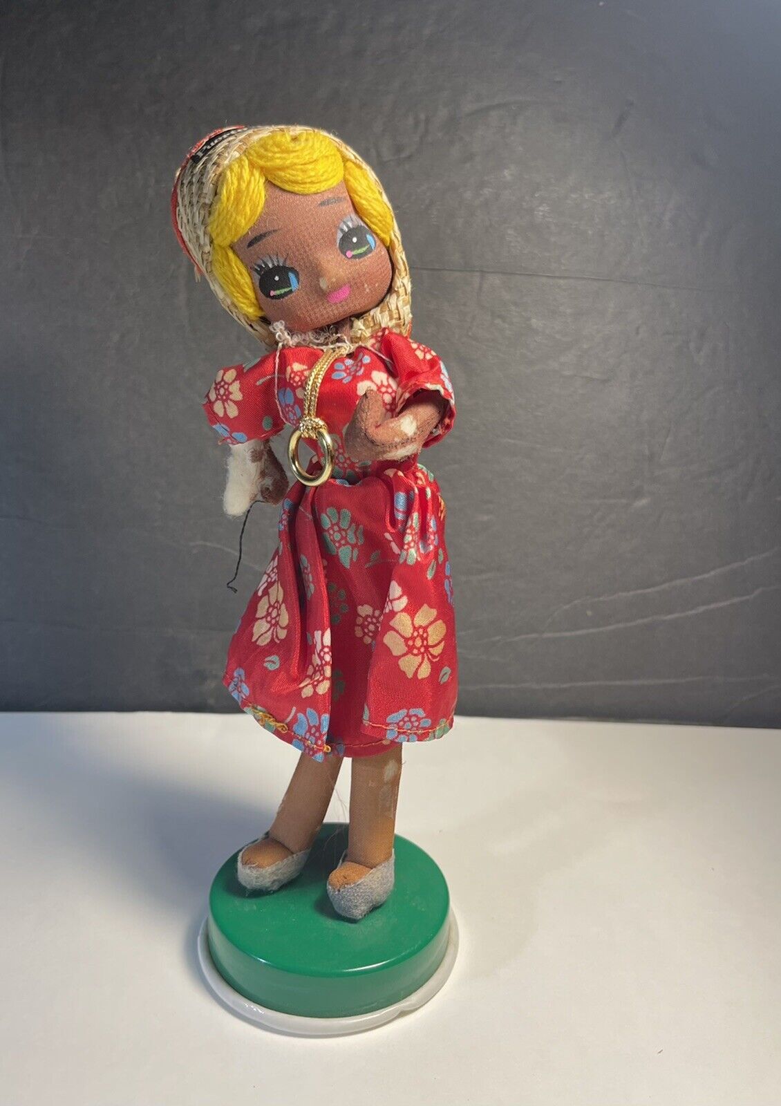 Vintage Big-Eyed Posable Puerto Rican Girl Figurine 1960s Made In Japan 8”
