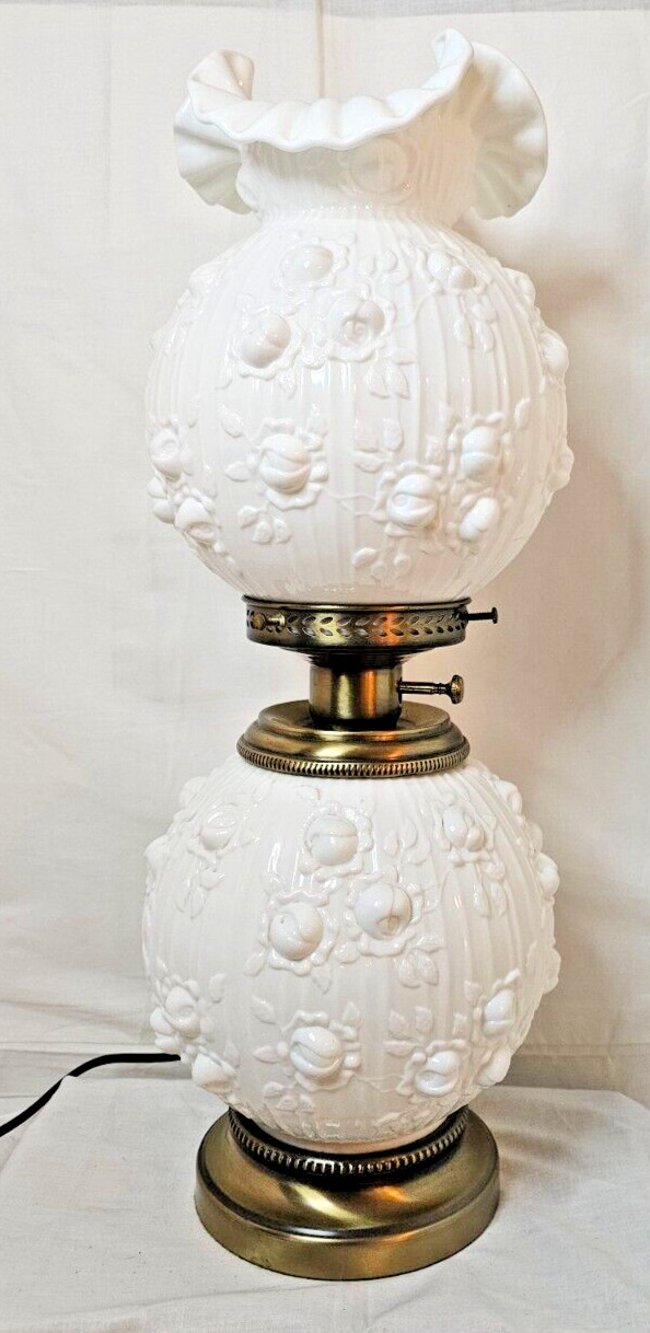 Fenton Lamp Glas Cabbage Rose Gone with The Wind style Vintage.  C-Top