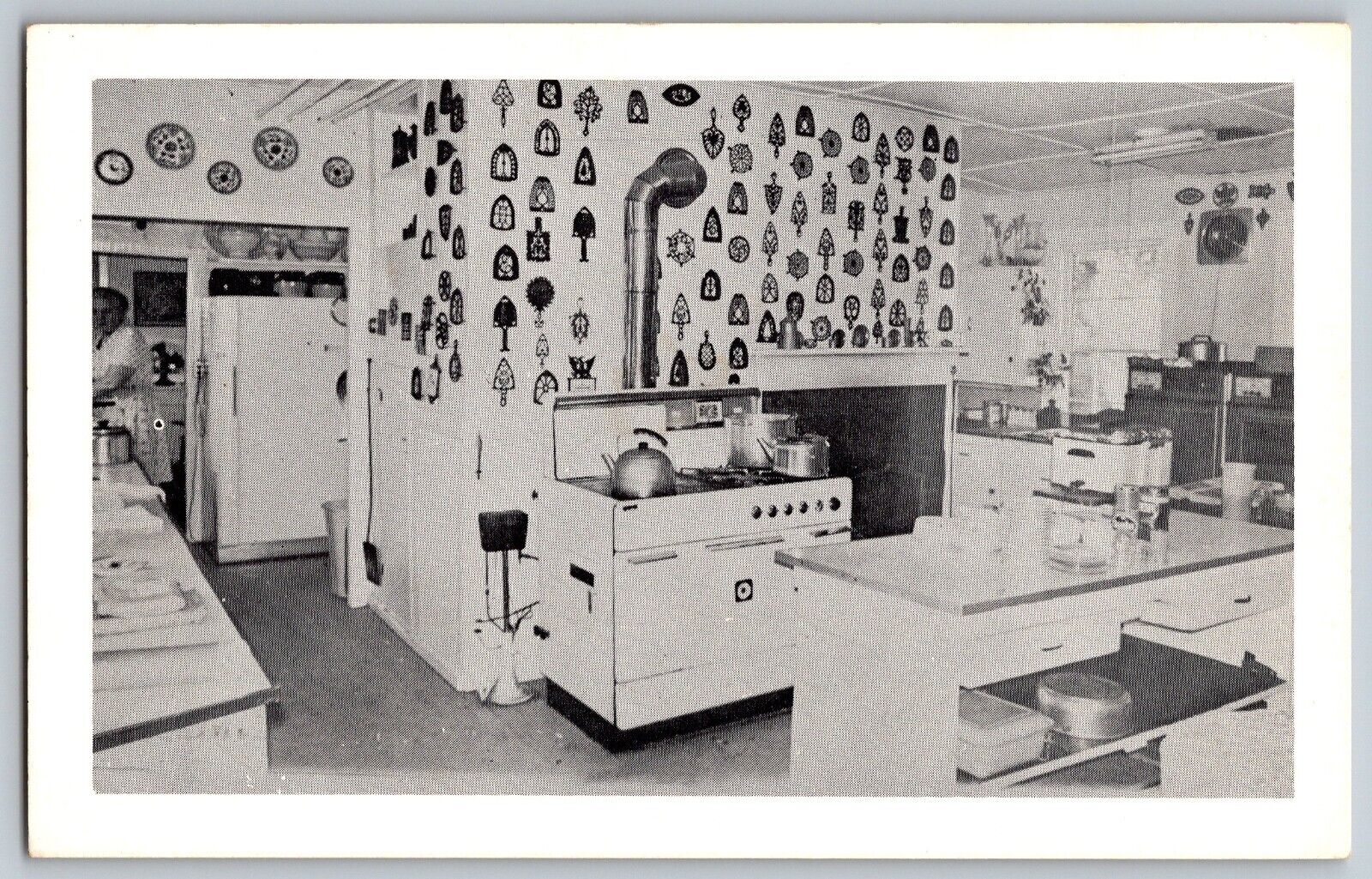Eastford, Connecticut CT - General Lyon Inn - Kitchen Area - Vintage Postcard