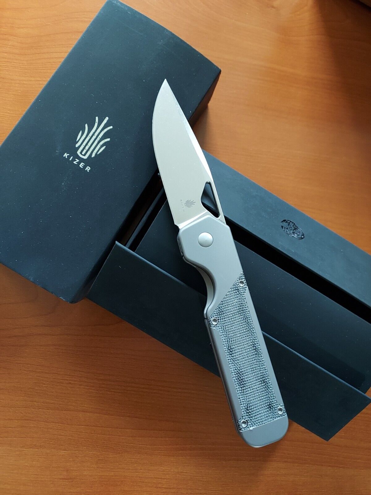 Kizer Militaw Knife, Ti/Micarta S35VN, clip point, frame lock