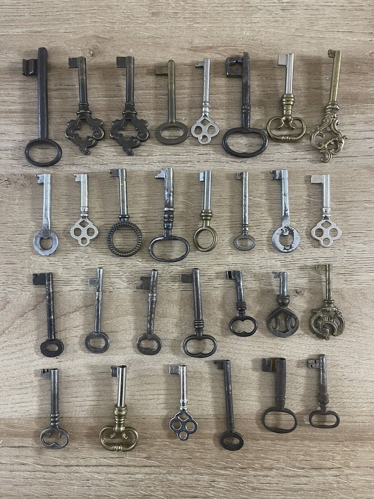 Antique Skeleton Key Lot 29x Keys