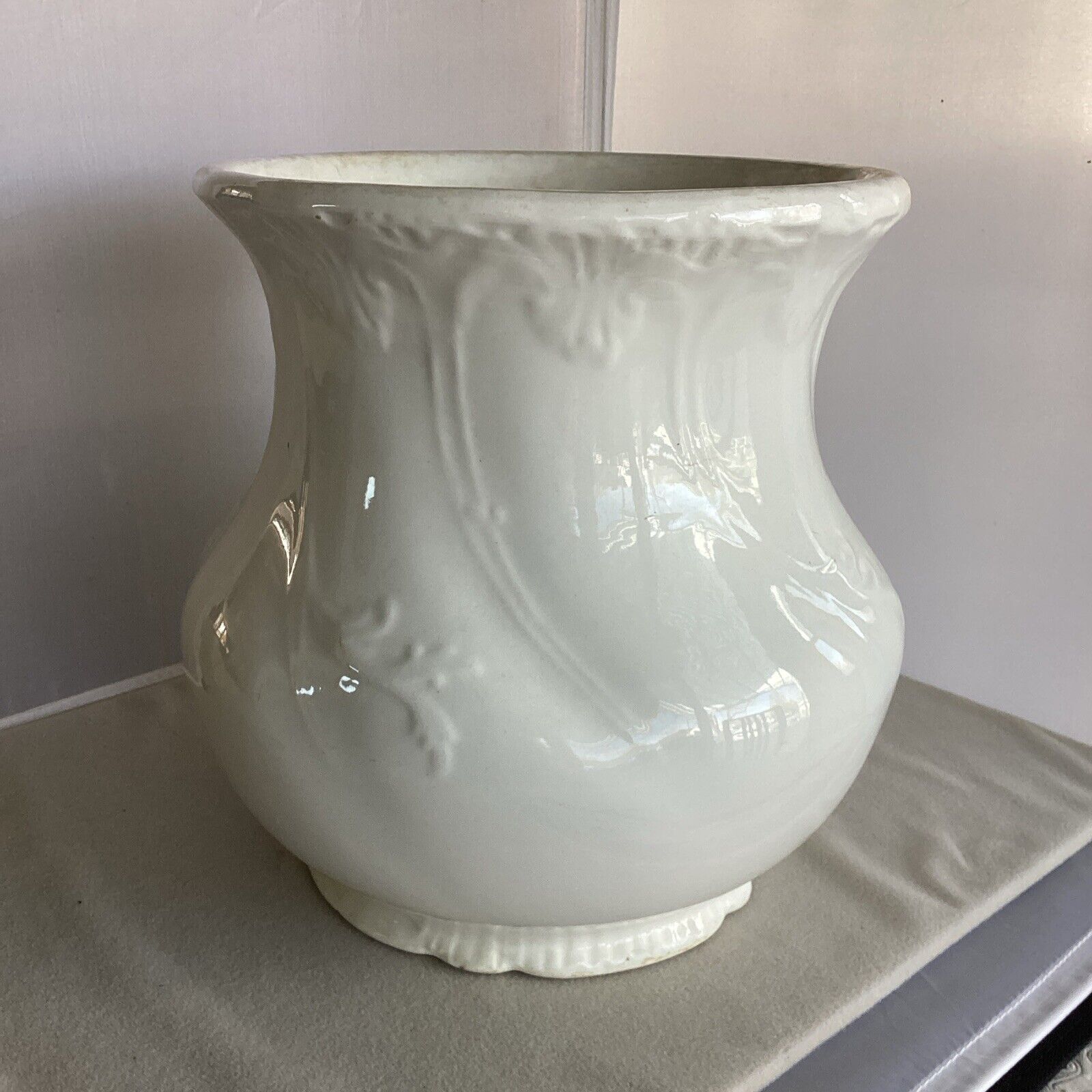 Antique La Francaise Porcelain Ironstone Embossed Large White Flower Pot 10\