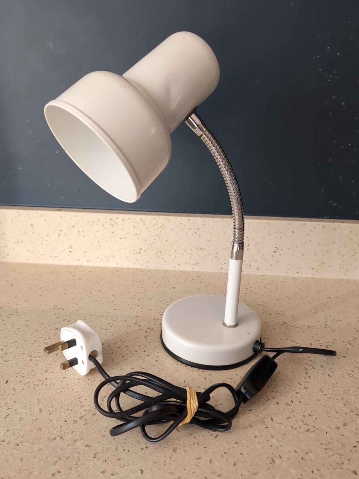 BHS RETRO Vintage Articulating Light GOOSENECK WHITE FLEXIBLE DESK LAMP 207 950