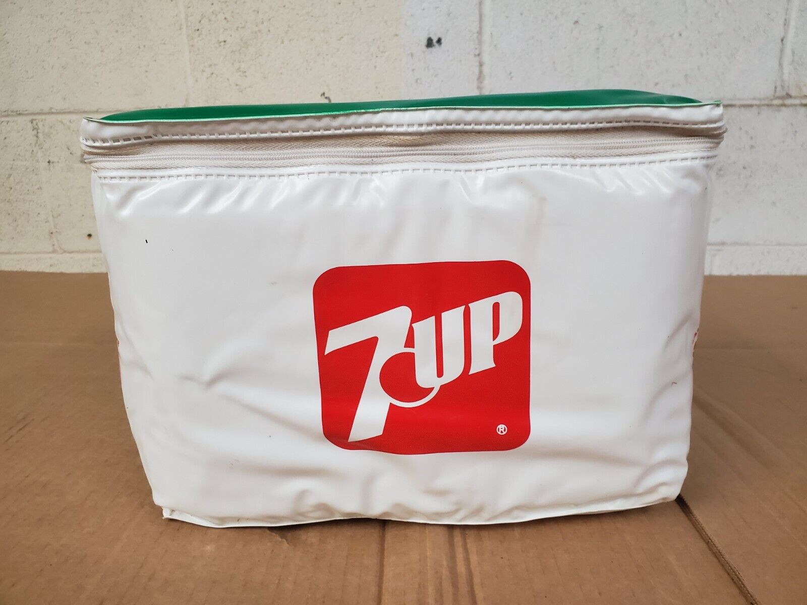 Vintage 7UP Vinyl Cooler Bag Carrying Tote chest Atlantic city race course promo