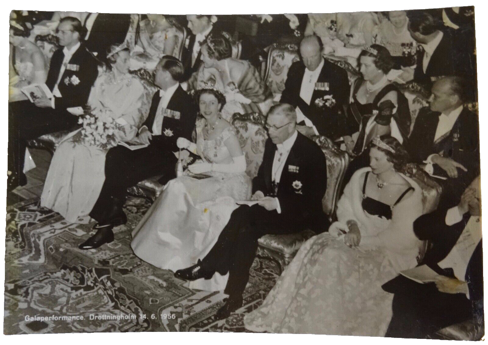 qUEEN ELIZABETH KING GUSTAF GALA PERFORMANCE DROTTNINGHOLM PALACE 1956 neocurio 
