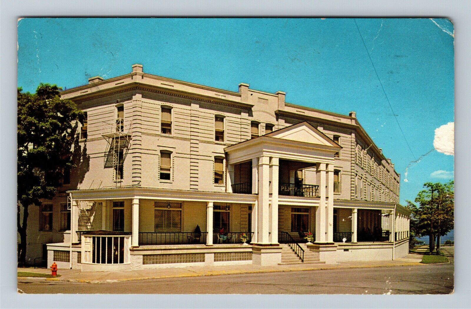 Petoskey MI-Michigan, The Perry-Davis Hotel, c1965 Vintage Souvenir Postcard