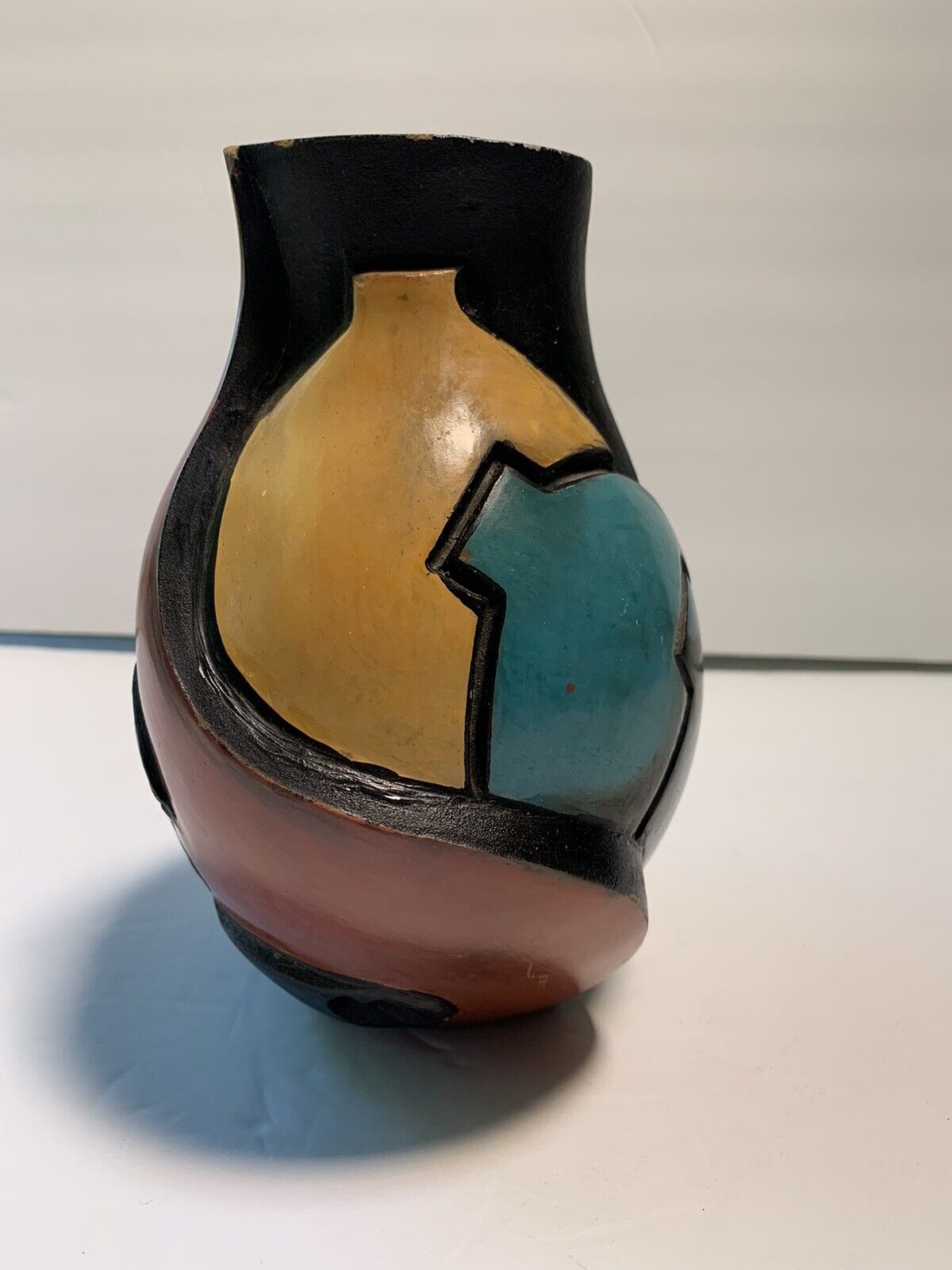 Vintage Roger Crisanto Handmade Carved  Peru Colorful Sculpture Vase ~ 7.25\