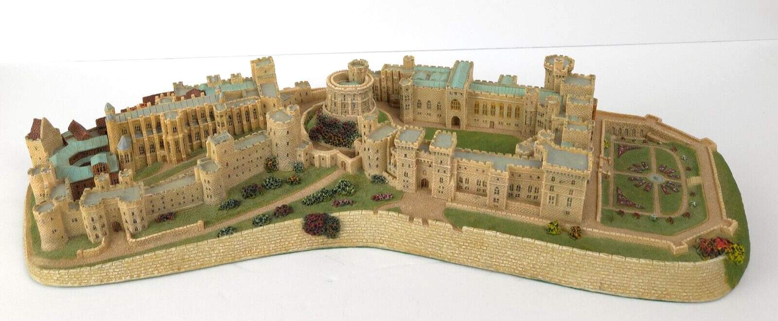 Vintage 1995 Danbury Mint Windsor Castle Castles of the British Monarchy Boxed