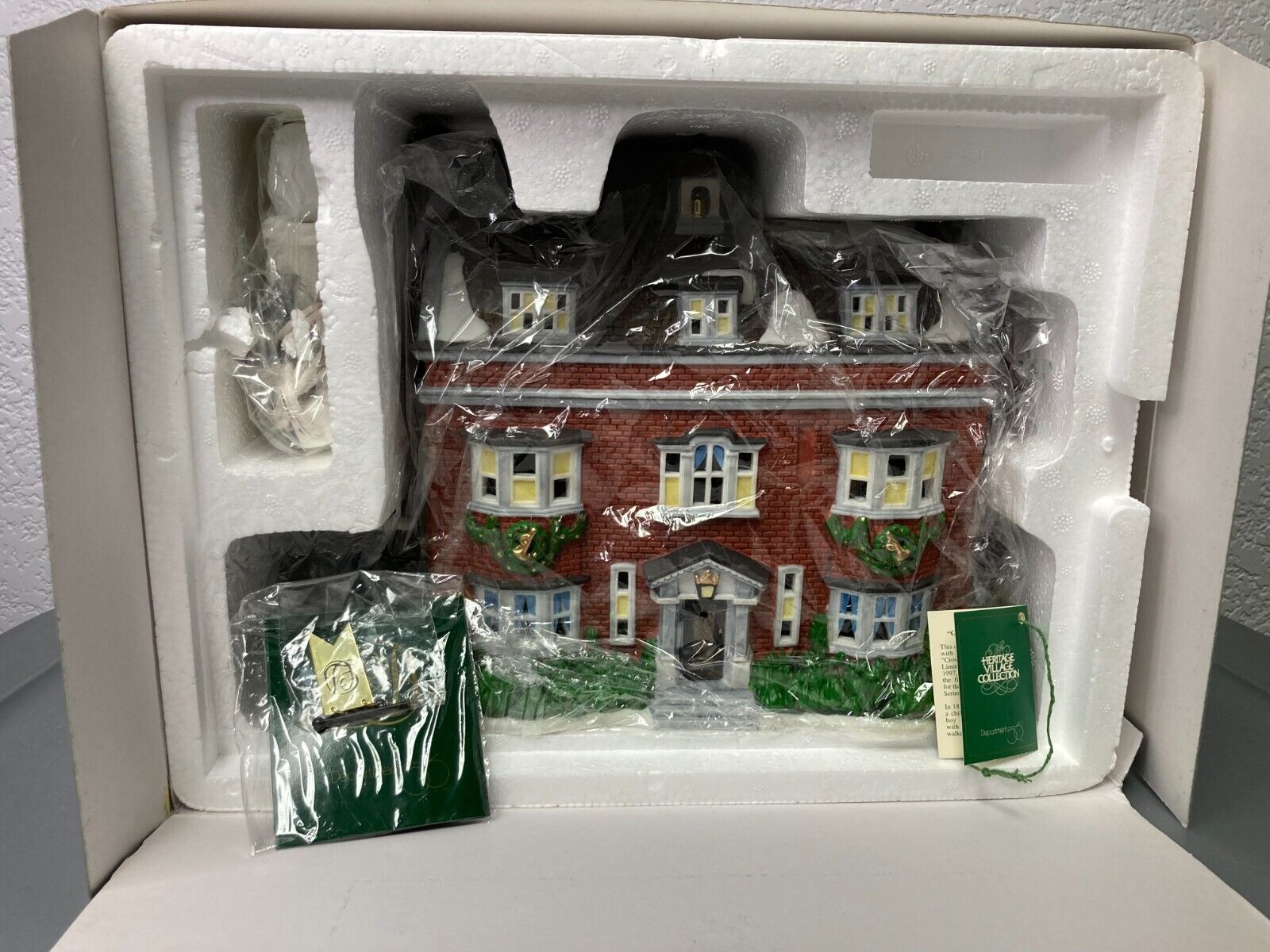 NEW Dept 56 Dickens Village Series Gad's Hill Place #57535 - Never Displayed