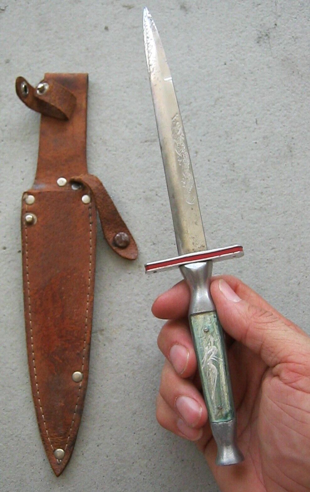 VINTAGE 1940\'s OR 50\'s ROMO J-104 JAPAN DAGGER KNIFE W/LEATHER SHEATH, RARE